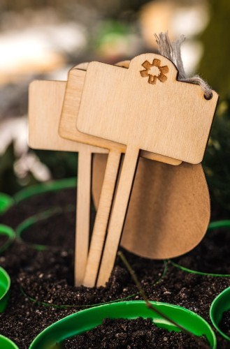 etykiety drewniane z grawerem zielone pogotowie.jpg